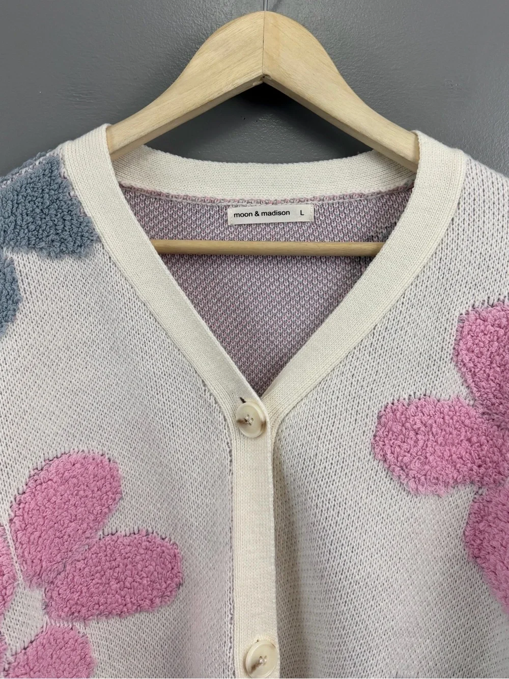 Moon & Madison Cardigan Oversized Button Up Cropped Fuzzy Floral Size Large - Picture 3 of 13